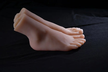 Fußfetisch-Mannequin mit künstlicher Vagina rechts – realistisches Fußfetisch-Mannequin mit natürlichem Aussehen und weicher, berührbarer Textur